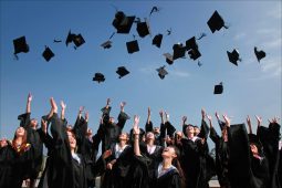 Conoce la oferta de programas y becas internacionales de Luksic Scholars